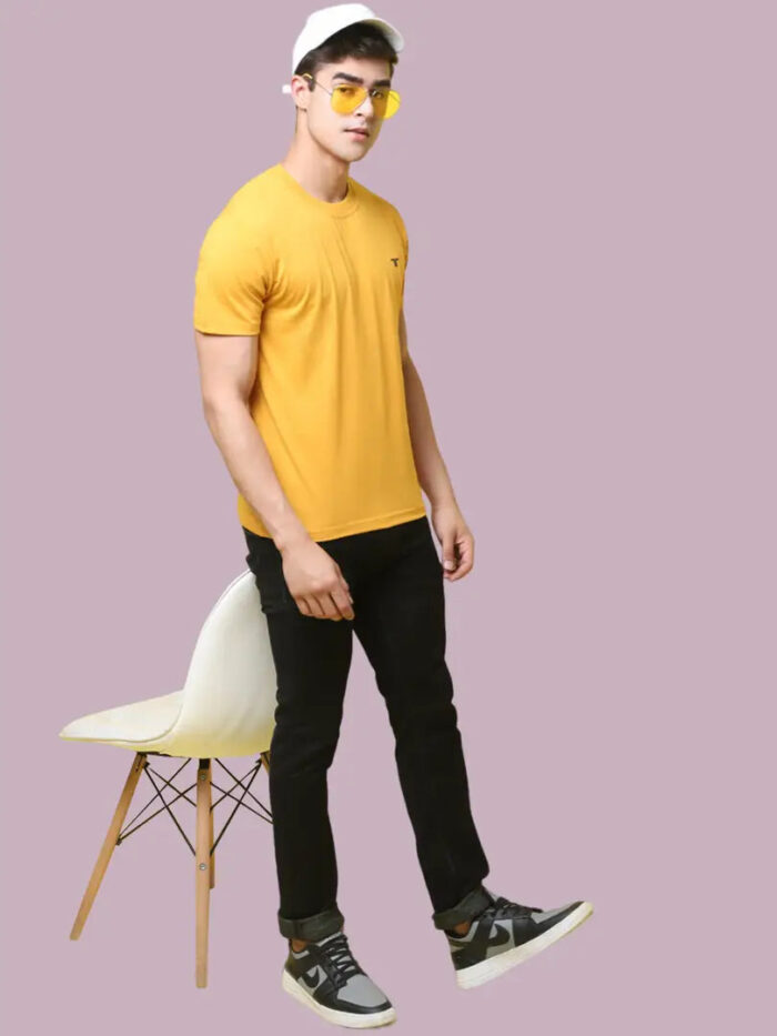 Reliable Cotton Blend Solid Round Neck Tshirt For Men